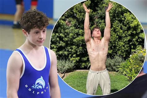 nolan gould desnudo|Lukes bisexuality : r/Modern